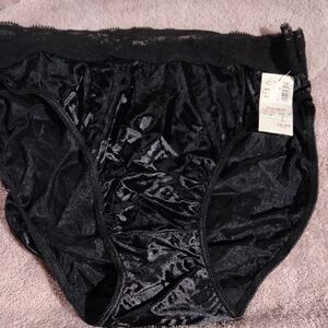 Sleek Black Lace Trim Panties